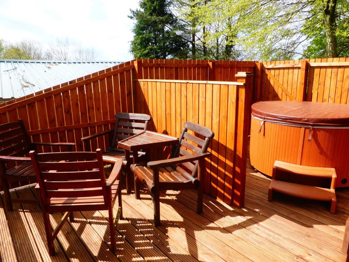 Birch Lodge 13 With Hot Tub Newton Stewart Bagian luar foto