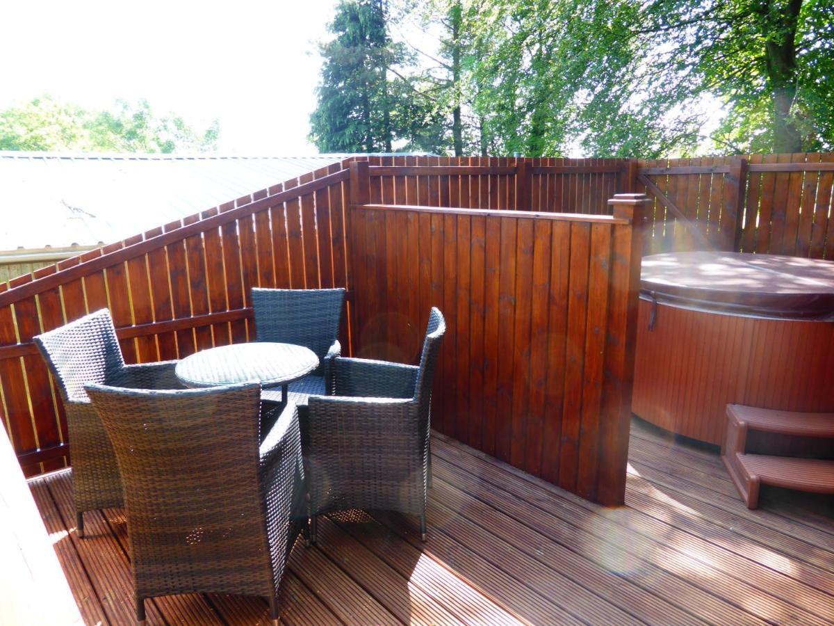 Birch Lodge 13 With Hot Tub Newton Stewart Bagian luar foto