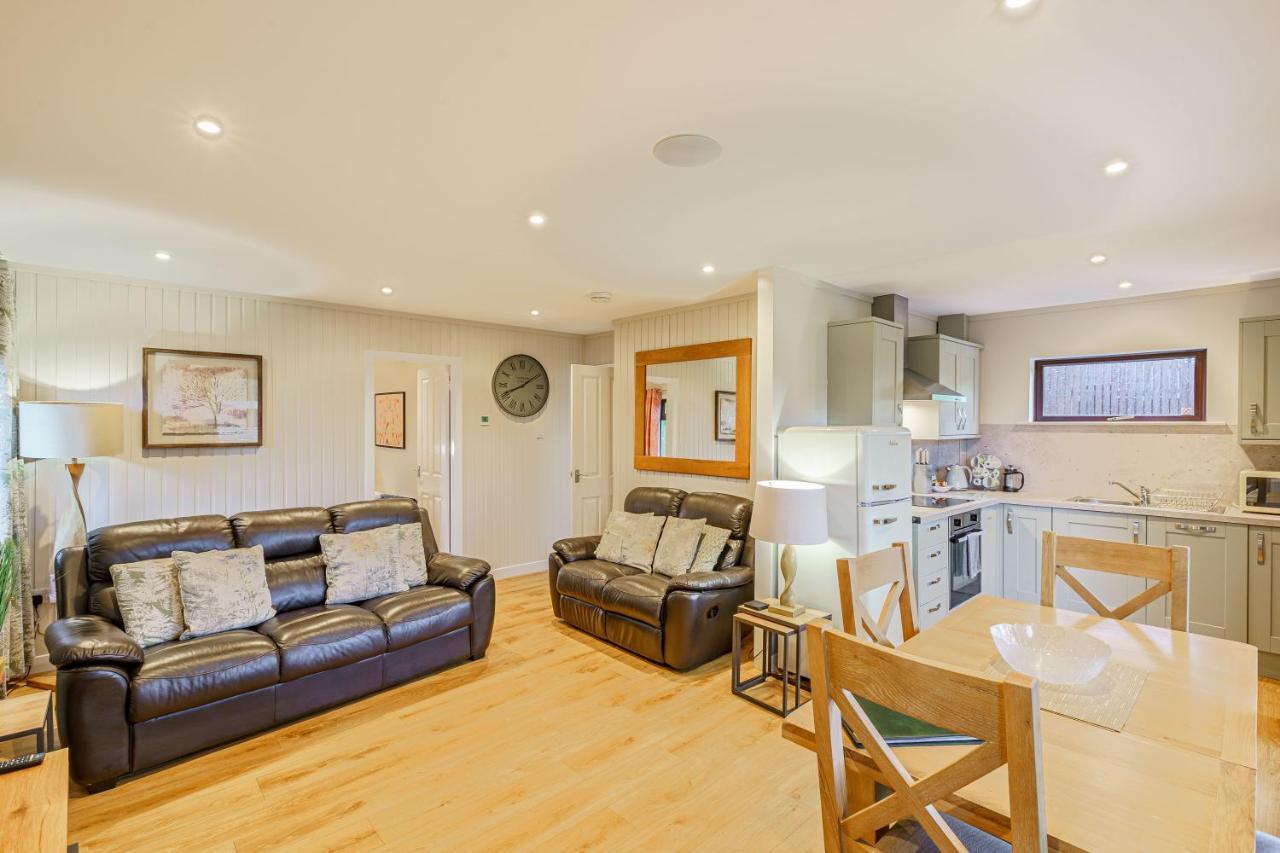 Birch Lodge 13 With Hot Tub Newton Stewart Bagian luar foto