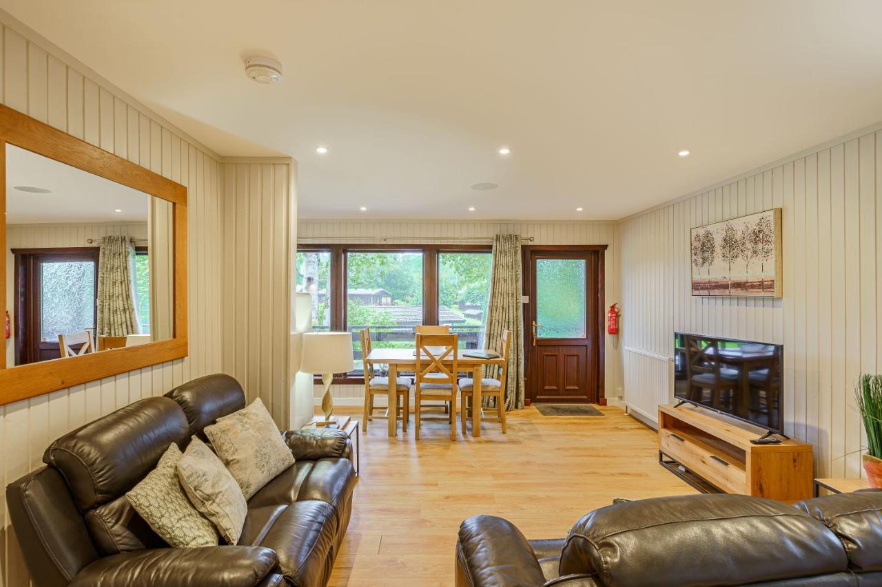 Birch Lodge 13 With Hot Tub Newton Stewart Bagian luar foto